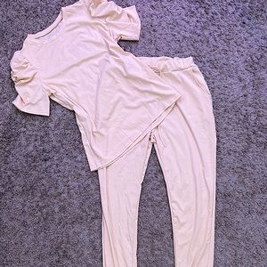 Cute tan jogger set with matching fringed shirt!🤩